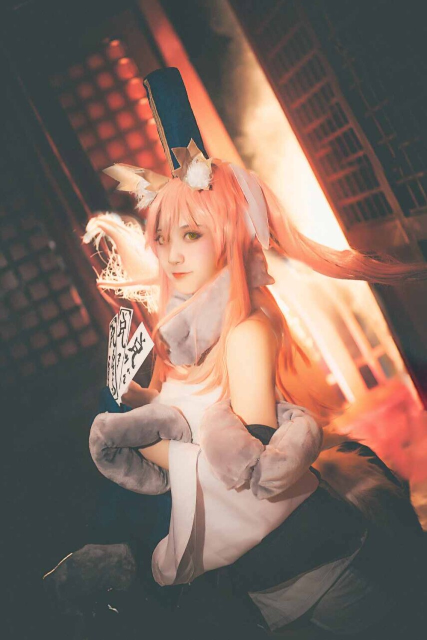 阴阳师大魔导女神一样的魔法师来收服你的心！