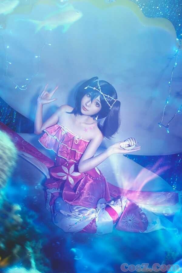 珍珠贝中间的美人鱼矢泽妮可病娇少女！嘤嘤嘤！