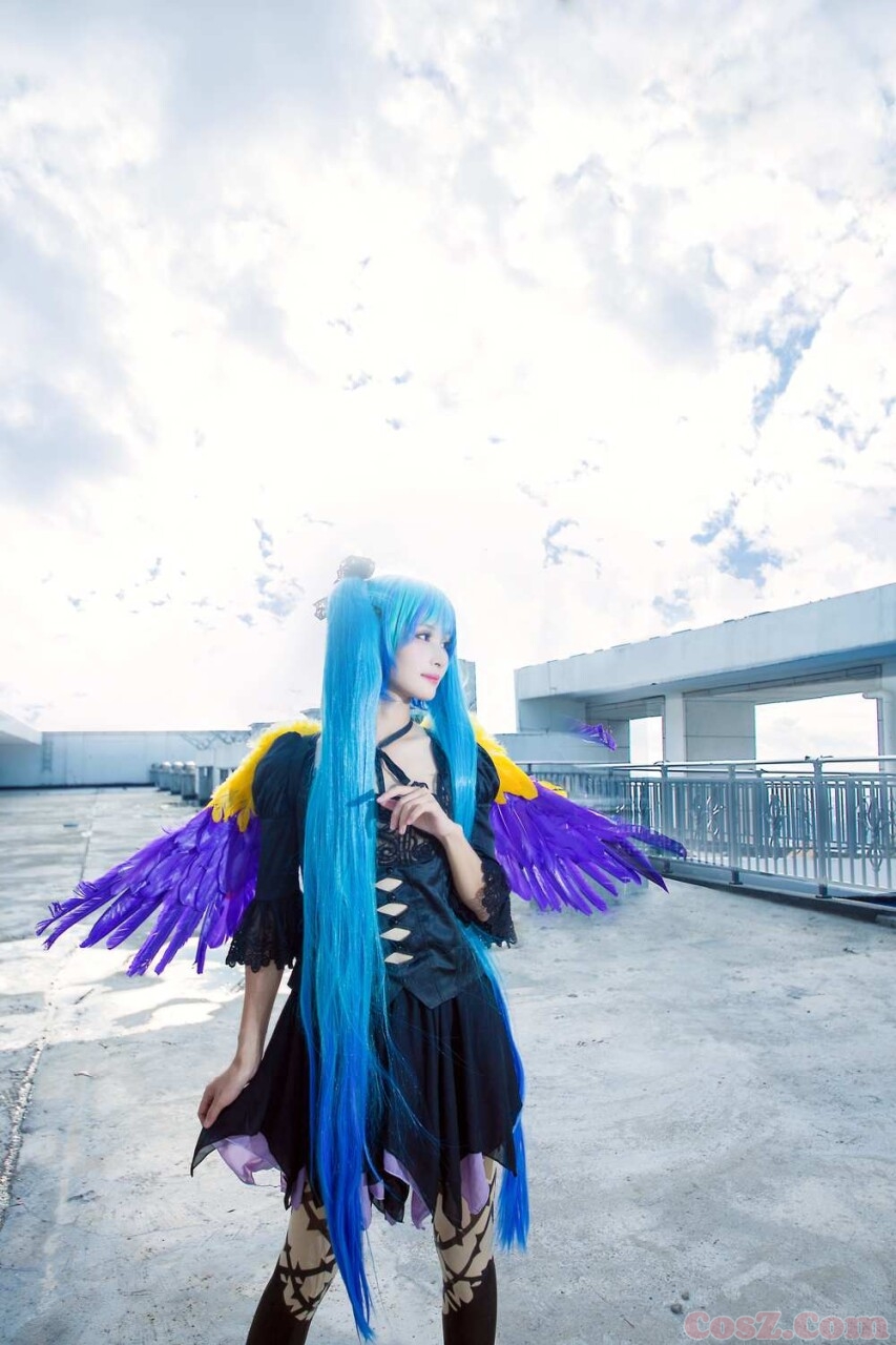 初音miku黑蓝色礼服带着翅膀的小精灵！