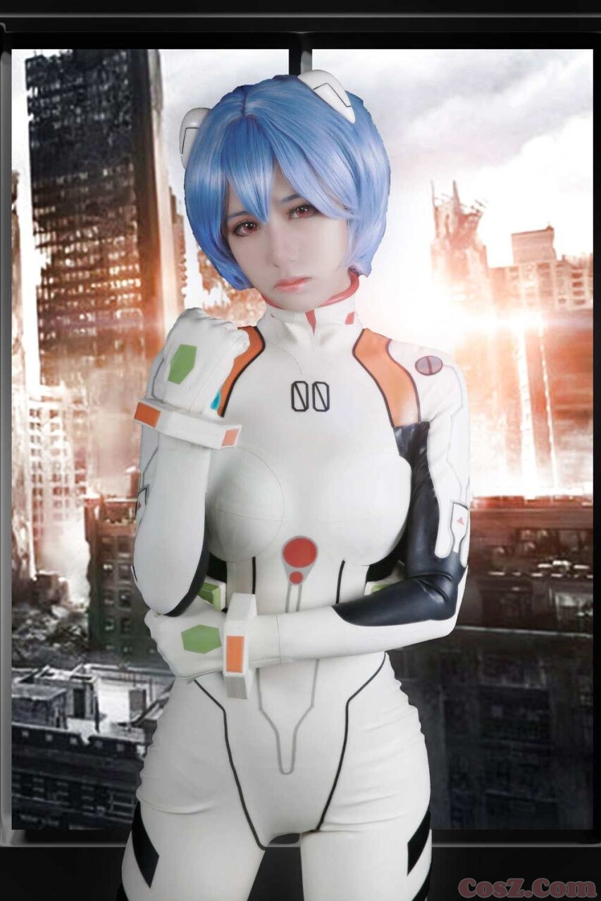 新世纪福音战士绫波丽这制服跟守望先锋的哪个好看！